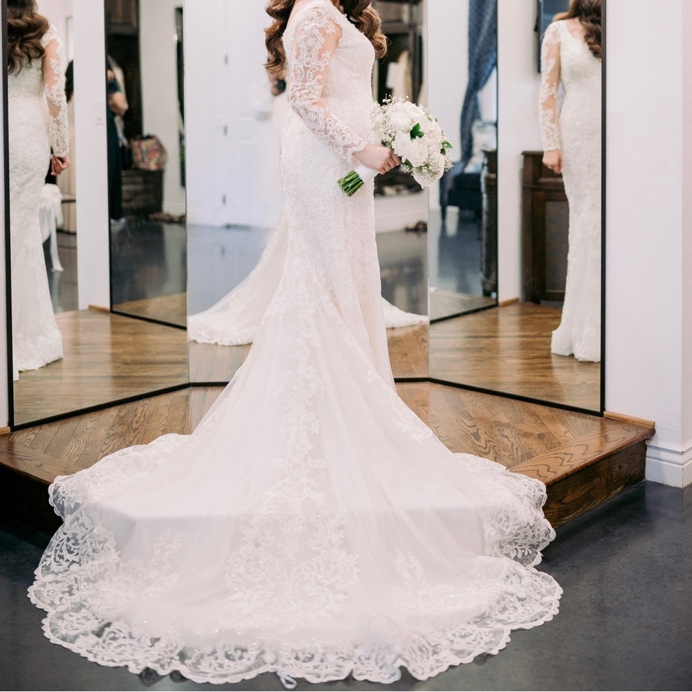 Wedding Dress​​ - Picture 2 of 8